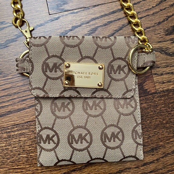 Michael Kors bag - Picture 2 of 5